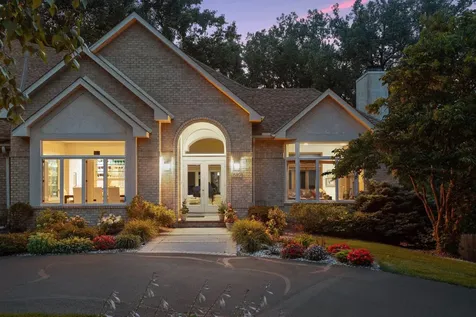 689 Brookside Lane Mendota Heights MN 55118