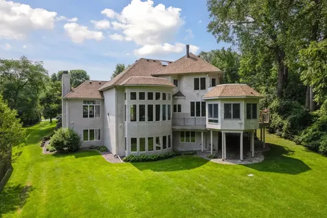 689 Brookside Lane Mendota Heights MN 55118
