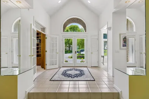 689 Brookside Lane Mendota Heights MN 55118
