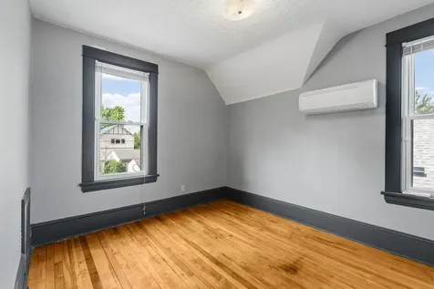 1227 Thomas Avenue Saint Paul MN 55104