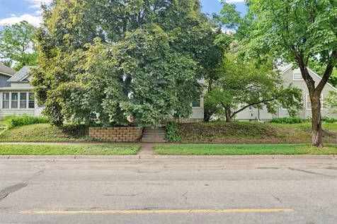 1227 Thomas Avenue Saint Paul MN 55104