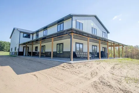 834 375th Avenue NE Stanchfield MN 55080