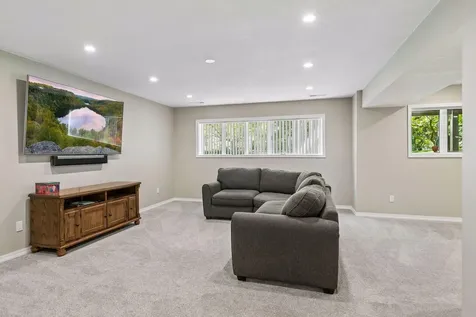 7442 Cahill Road Edina MN 55439