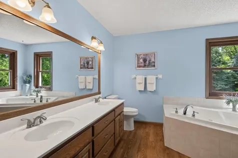 17664 Kettering Trail Lakeville MN 55044