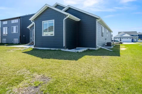 7442 20 Street S Fargo ND 58104