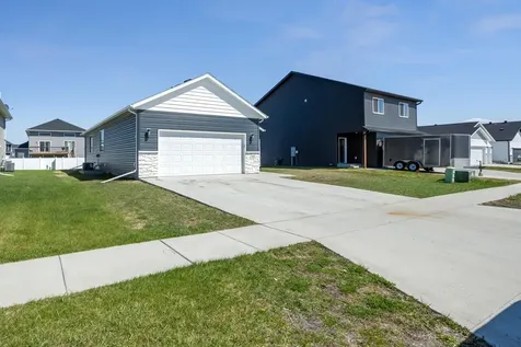 7442 20 Street S Fargo ND 58104