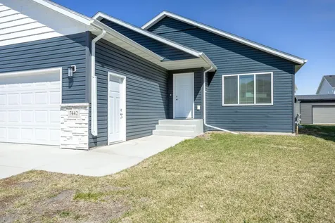 7442 20 Street S Fargo ND 58104