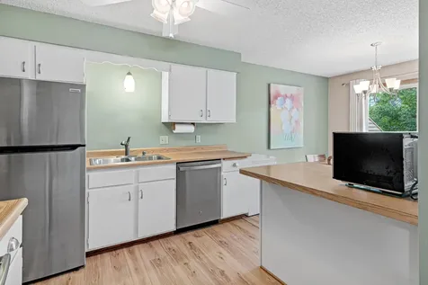 1890 Fox Ridge Drive West Saint Paul MN 55118