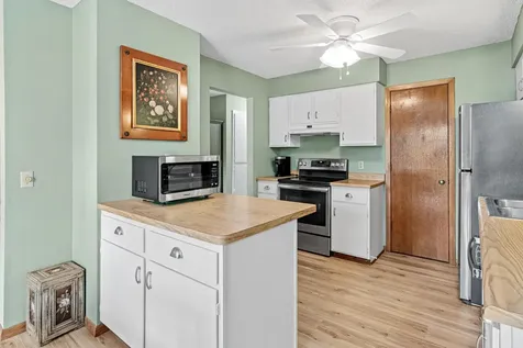1890 Fox Ridge Drive West Saint Paul MN 55118