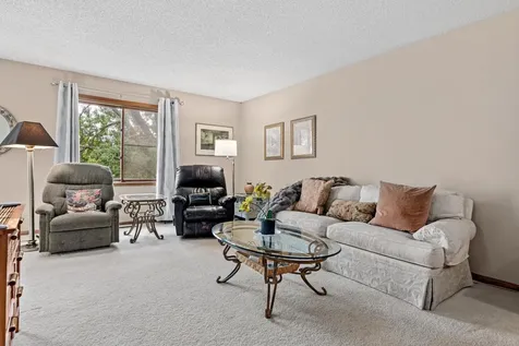 1890 Fox Ridge Drive West Saint Paul MN 55118