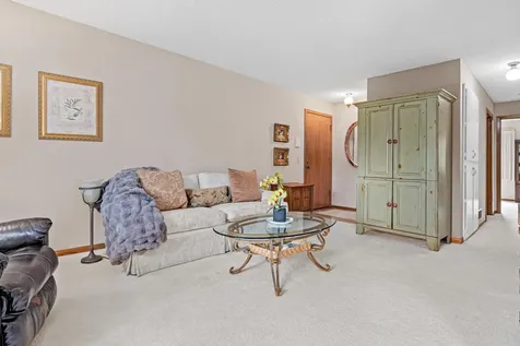 1890 Fox Ridge Drive West Saint Paul MN 55118
