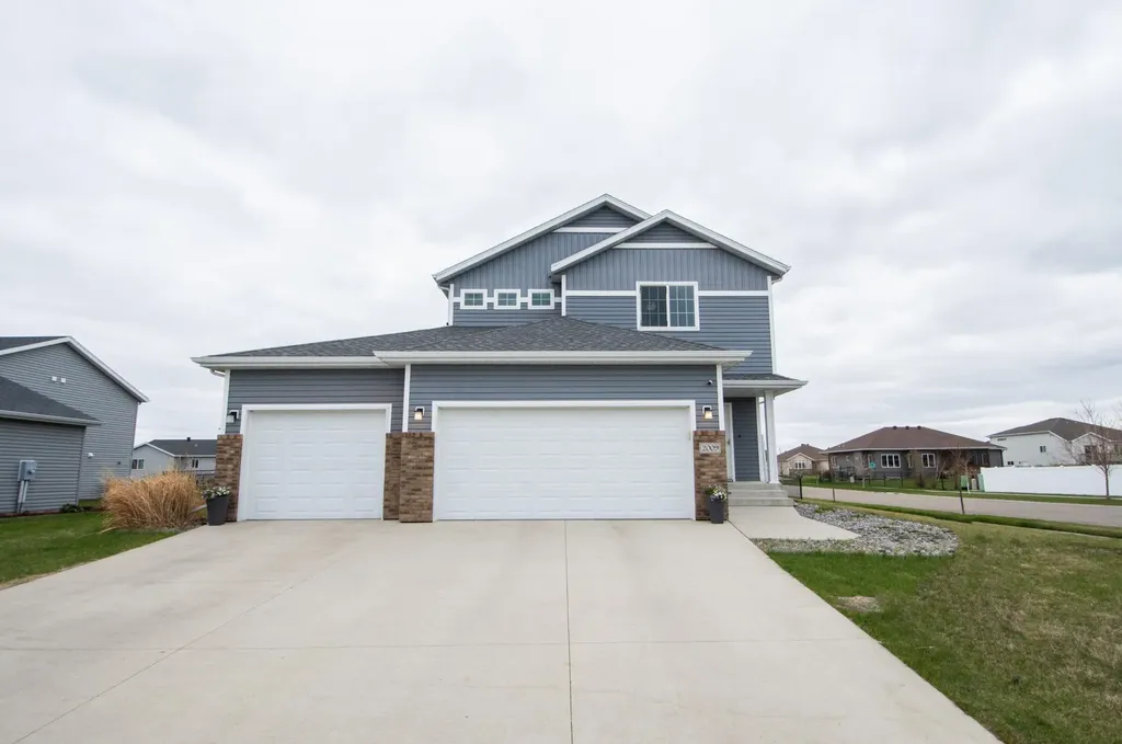 2009 42nd Street S Moorhead MN 56560