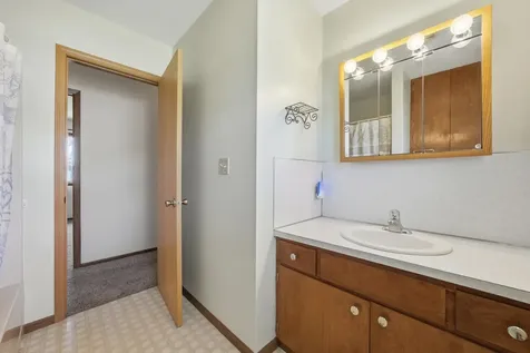 302 10th Avenue E West Fargo ND 58078