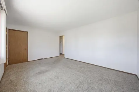 302 10th Avenue E West Fargo ND 58078