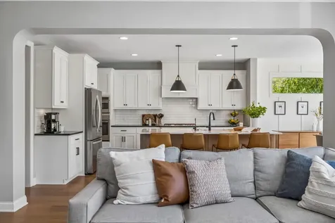 3933 Holasek Path Chaska MN 55318