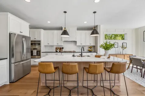 3933 Holasek Path Chaska MN 55318