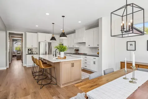 3933 Holasek Path Chaska MN 55318