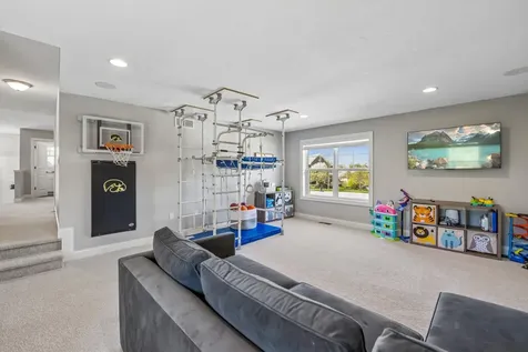 3933 Holasek Path Chaska MN 55318