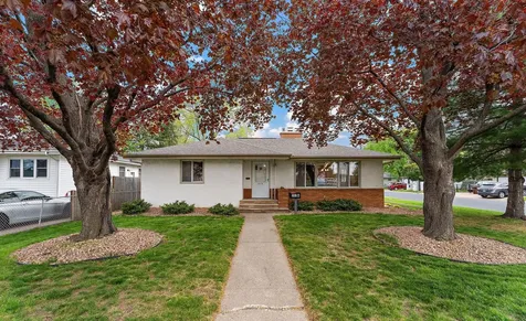 202 Ash Street W South Saint Paul MN 55075