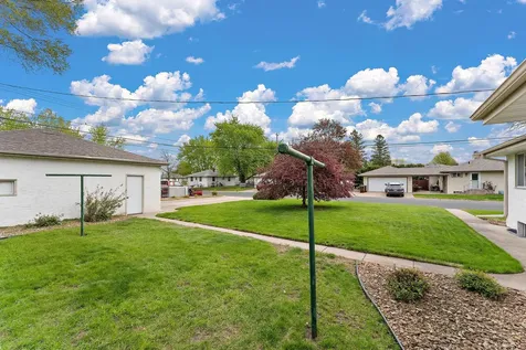 202 Ash Street W South Saint Paul MN 55075