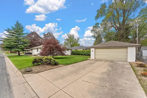 202 Ash Street W South Saint Paul MN 55075