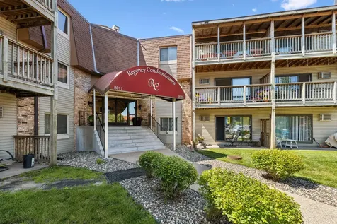2011 E 122nd Street Burnsville MN 55337