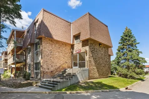 2011 E 122nd Street Burnsville MN 55337