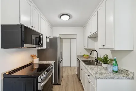 2011 E 122nd Street Burnsville MN 55337