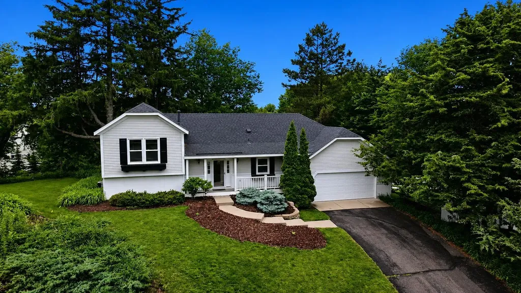 7516 W 77th Street Chaska MN 55318
