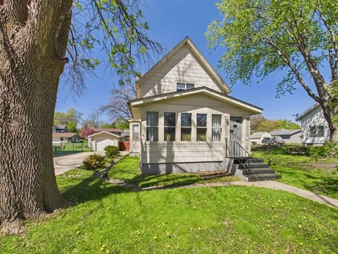 208 4th Avenue NW New Prague MN 56071