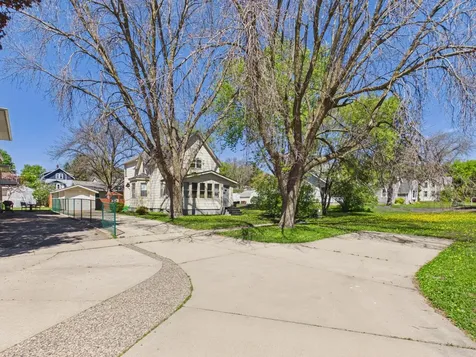 208 4th Avenue NW New Prague MN 56071