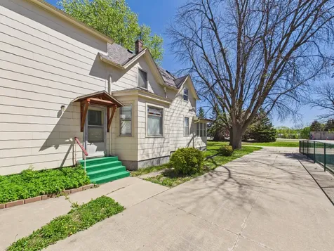 208 4th Avenue NW New Prague MN 56071