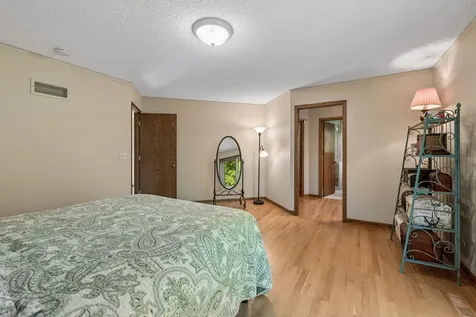 10416 Briar Circle Bloomington MN 55437