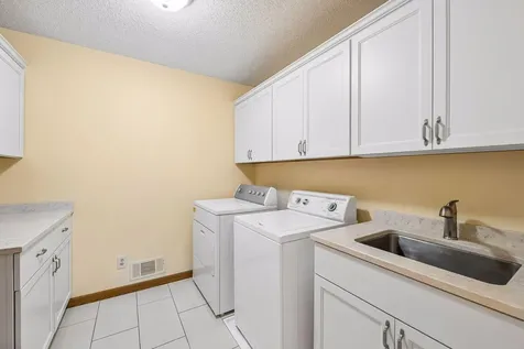 10416 Briar Circle Bloomington MN 55437