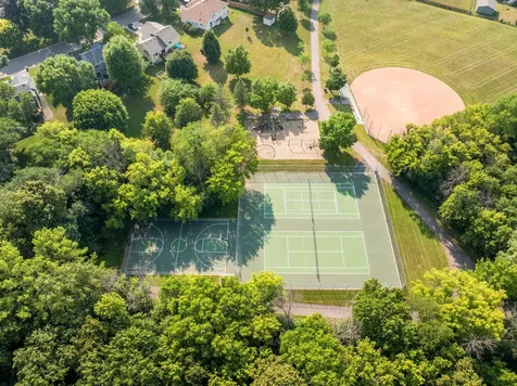 9535 Pineview Lane N Maple Grove MN 55369