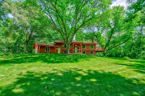 10 High Circle Way North Oaks MN 55127