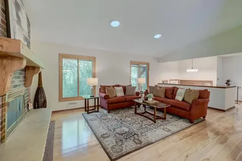 10 High Circle Way North Oaks MN 55127