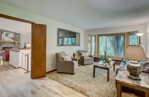 10 High Circle Way North Oaks MN 55127