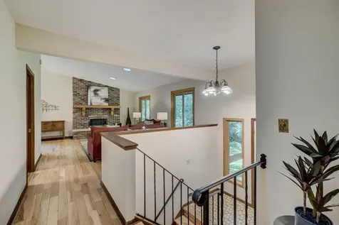 10 High Circle Way North Oaks MN 55127