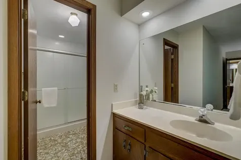 10 High Circle Way North Oaks MN 55127