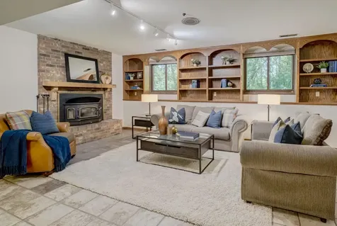 10 High Circle Way North Oaks MN 55127
