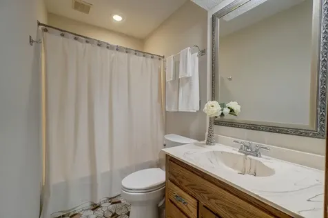 10 High Circle Way North Oaks MN 55127