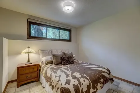 10 High Circle Way North Oaks MN 55127