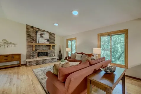 10 High Circle Way North Oaks MN 55127