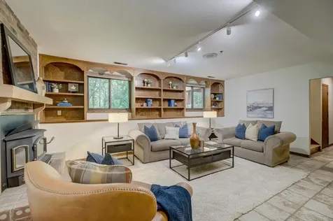 10 High Circle Way North Oaks MN 55127