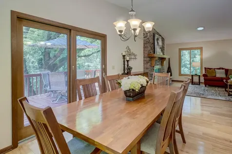 10 High Circle Way North Oaks MN 55127