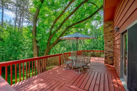 10 High Circle Way North Oaks MN 55127