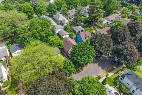 1024 Victoria Street N Saint Paul MN 55103