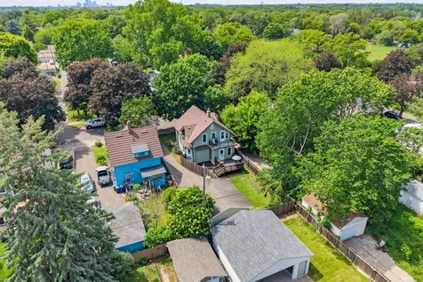 1024 Victoria Street N Saint Paul MN 55103