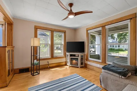 1024 Victoria Street N Saint Paul MN 55103